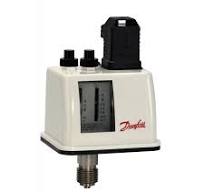 Pressostato  Danfoss  mod.  BCP 5 - cod. 017B0018 - Campo di regolazione  2 - 16 Bar