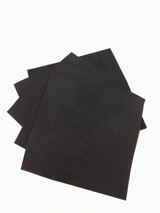 Lastra EPDM - Sp.5 x h 1200 mm - Compatibilità : Si per Ozono , Acidi e basi diluiti/concentrati. - No per Idrocarburi - Normale per Solventi -Temp. -25 / + 100°C